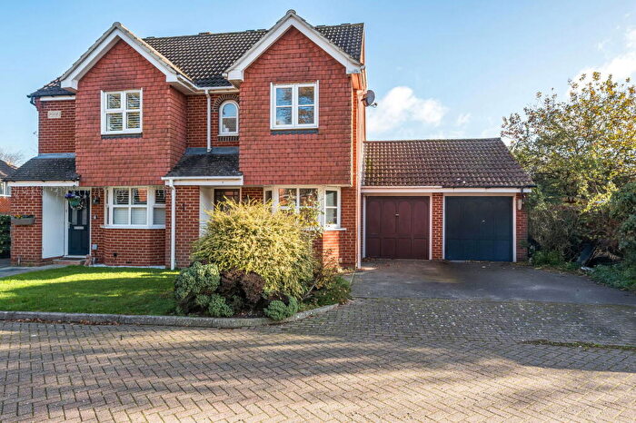 2 Bedroom End Of Terrace House For Sale In Old School Place, Lingfield, RH7