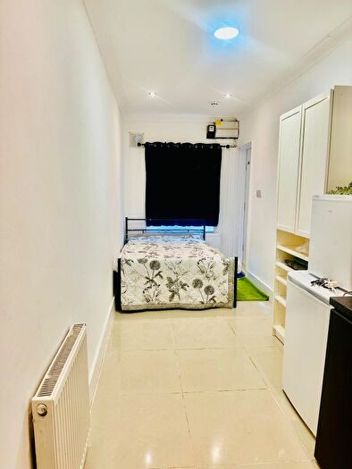 1 Bedroom Studio To Rent In Uxbridge, UB8