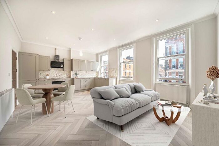 3 Bedroom Flat To Rent In Earls Court Road, London, SW5