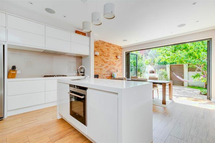 3 Bedroom Property To Rent In Brookfield Road, London, W4