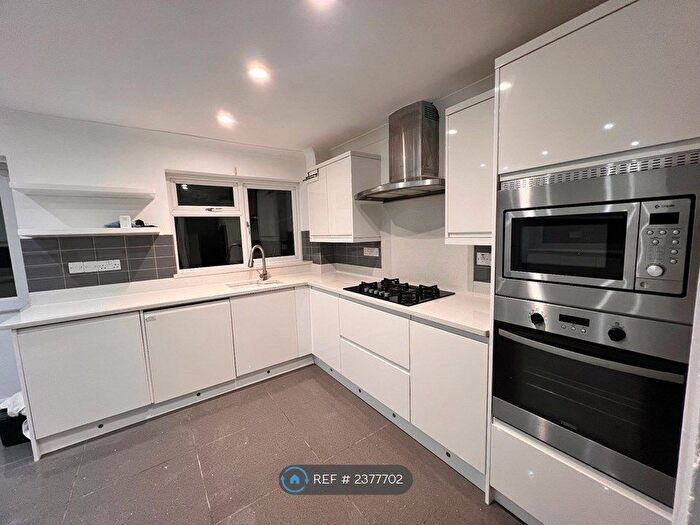 3 Bedroom Terraced House To Rent In Brambling Way, Oxford, OX4