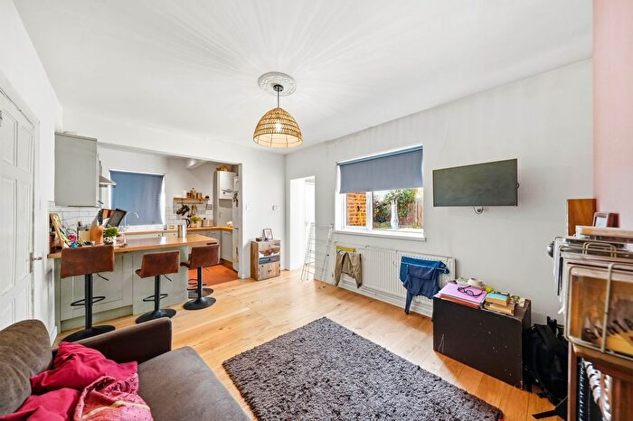 3 Bedroom Semi Detached House For Sale In Guild Road, London, SE7