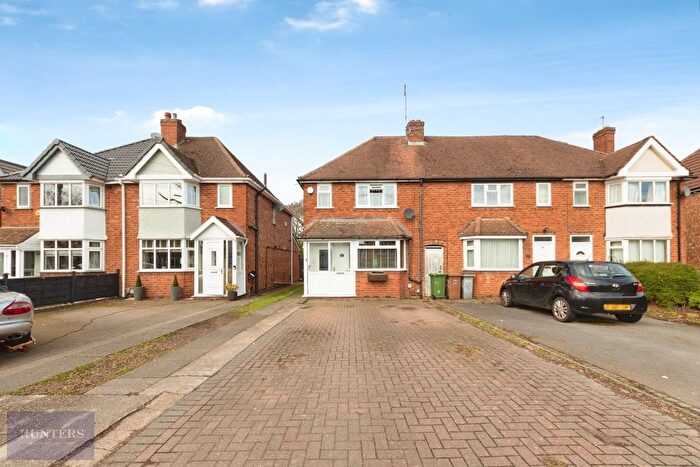 3 Bedroom Semi Detached House For Sale In Brook Lane, Solihull, B92