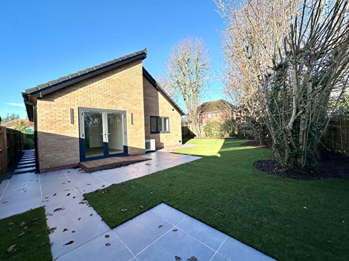 2 Bedroom Bungalow For Sale In Lynn Road, Ely, Cambridgeshire, CB6