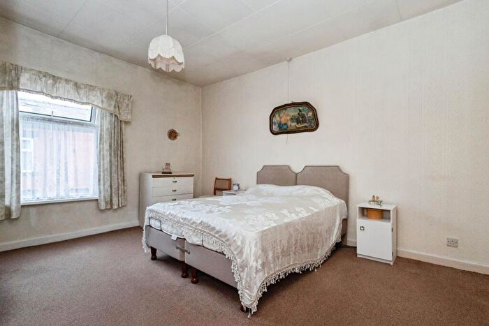 3 Bedroom End Of Terrace House For Sale In Burkitt Street, Hyde, Cheshire, SK14