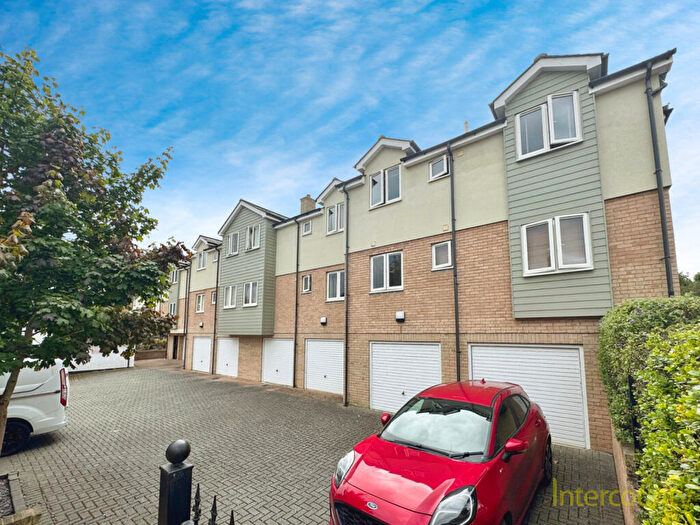 2 Bedroom Apartment To Rent In Trinity Street, Bishop's Stortford, Hertfordshire, CM23