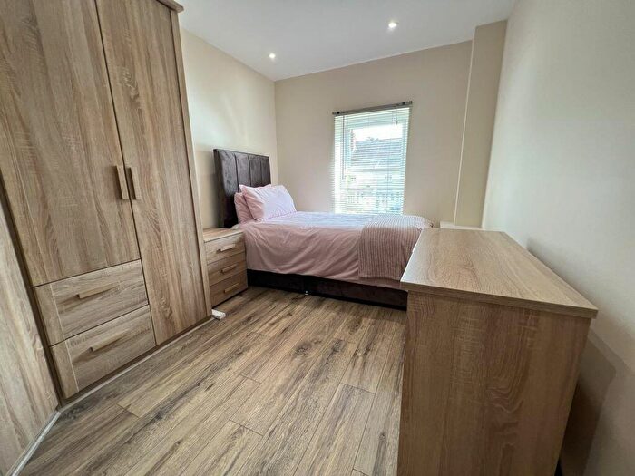 5 Bedroom Detached House For Sale In Fox Pond Lane, Oadby, LE2
