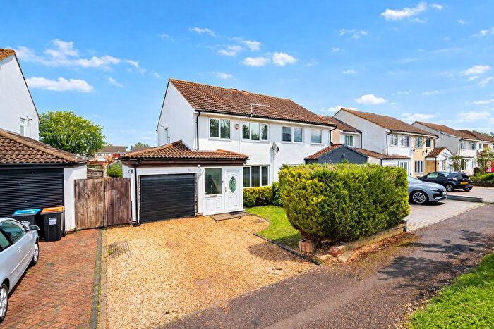 3 Bedroom Semi Detached House For Sale In Vauxhall, Bradville, Milton Keynes, MK13