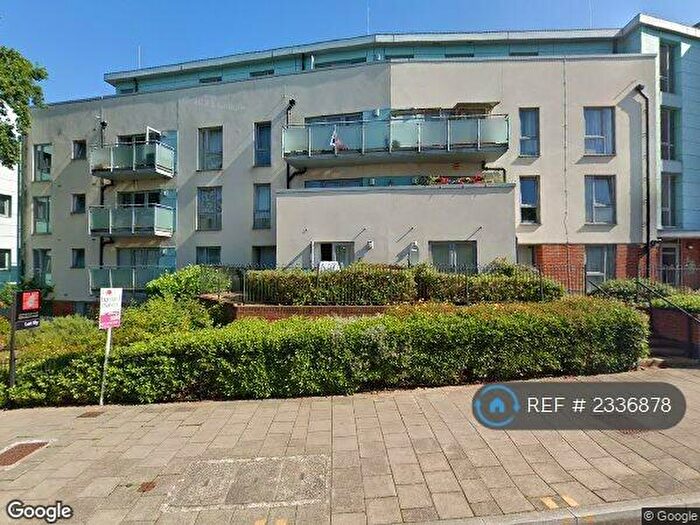 3 Bedroom Flat To Rent In Southend Lane, Catford, SE6