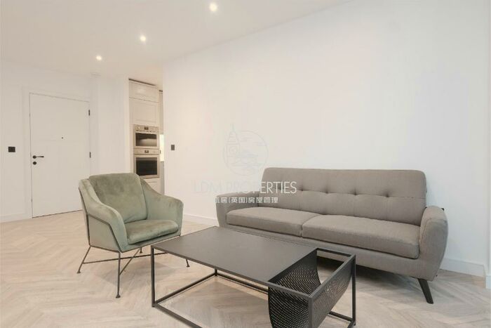 2 Bedroom Flat To Rent In Canning House, Royal Exchange, Kingston Upon Thames, London, KT1