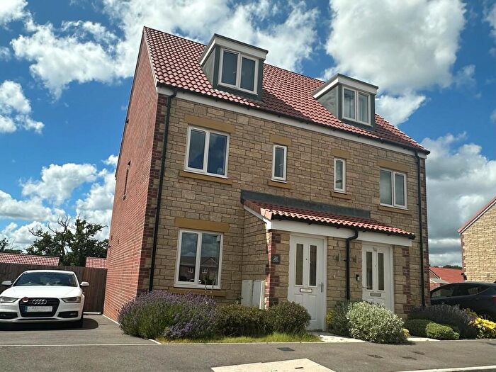 3 Bedroom House To Rent In Hatherall Drive, Chippenham, SN15