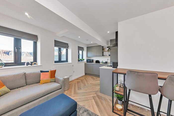 1 Bedroom Flat For Sale In High Street, Royston, SG8