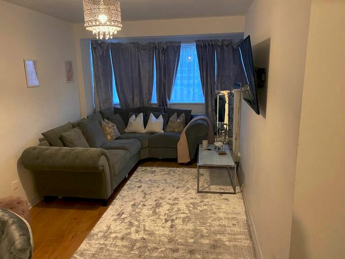 1 Bedroom Flat To Rent In Truro Road, London, N22