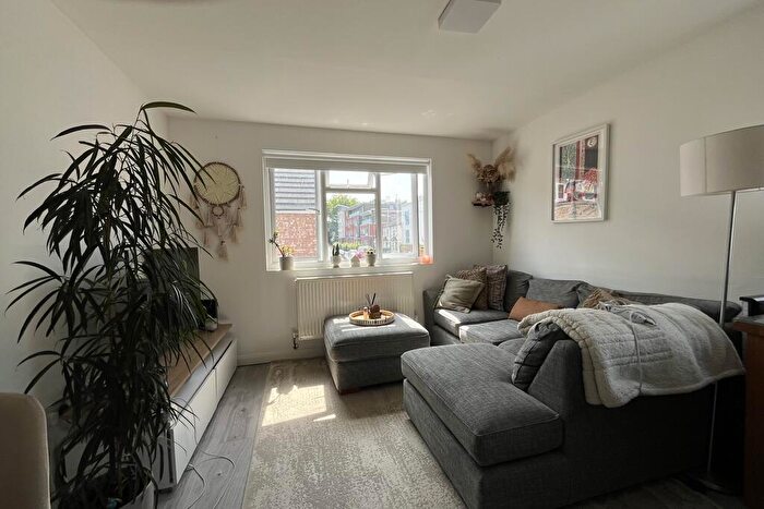 1 Bedroom Apartment To Rent In Walton Road, Woking, Surrey, GU21