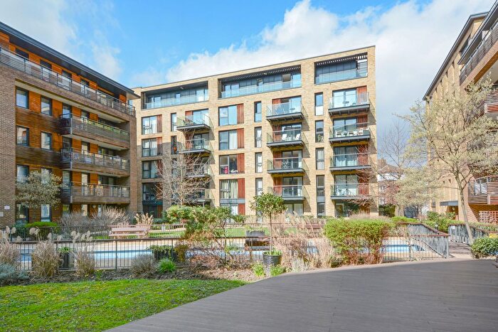 2 Bedroom Flat To Rent In Maple Quays, London, SE16