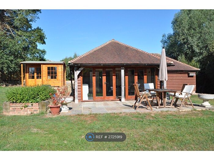 2 Bedroom Bungalow To Rent In Blackgate Lane, Pulborough, RH20