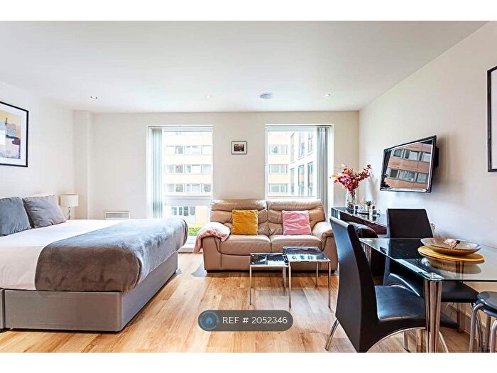 Studio To Rent In Counter House, London, SW6