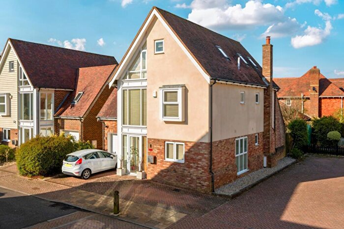 5 Bedroom Detached House For Sale In Paxton Avenue, Hawkinge, CT18