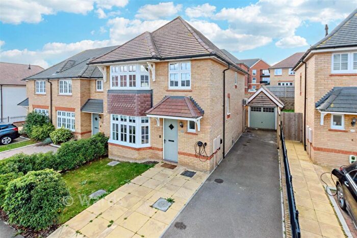 4 Bedroom Detached House For Sale In Emmeline Avenue, Weldon Ebbsfleet Valley, Swanscombe, Kent, DA10