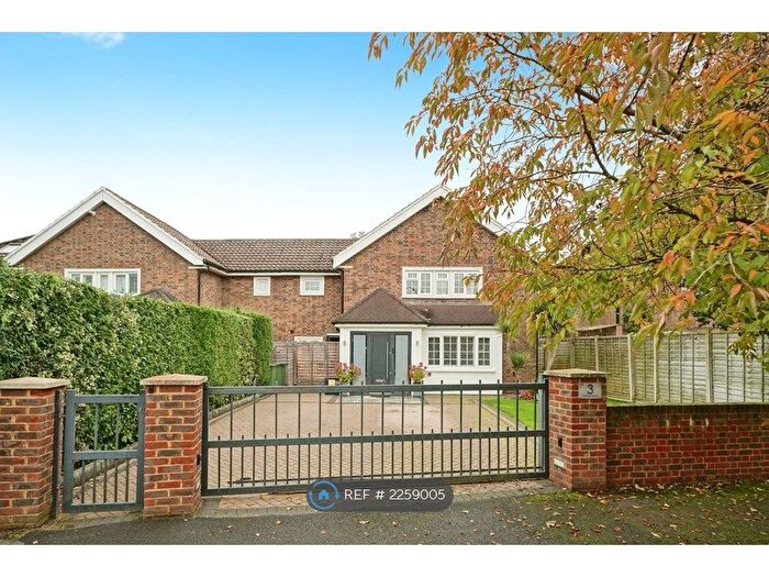 4 Bedroom Semi-Detached House To Rent In The Roundway, Claygate, Esher, KT10