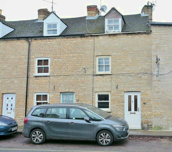 2 Bedroom Cottage To Rent In Horsefair, Chipping Norton, OX7
