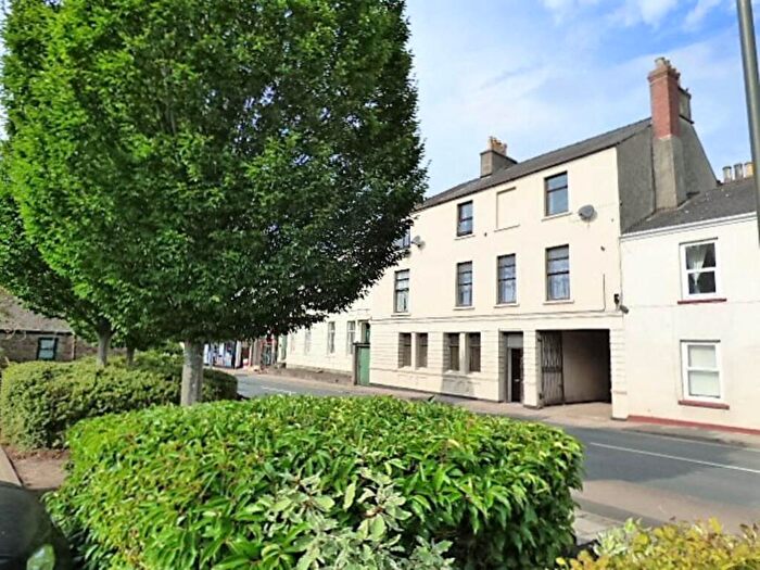 2 Bedroom Flat To Rent In High Street, GL15