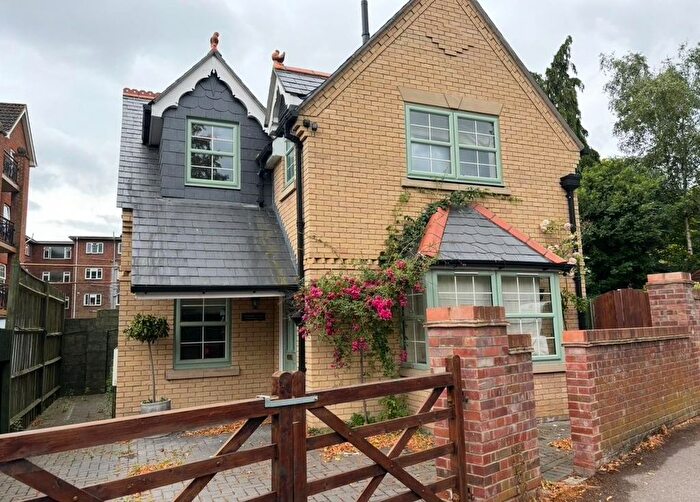 3 Bedroom Detached House For Sale In Brookvale Road, Highfield, Southampton, SO17