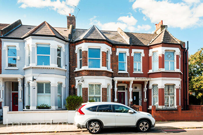 2 Bedroom Apartment To Rent In Elspeth Road, London, SW11