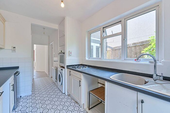 3 Bedroom End Of Terrace House To Rent In Queenswood Road, Forest Hill, London, SE23