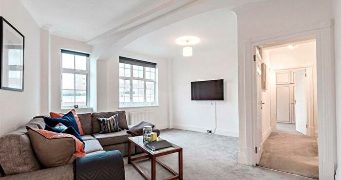 2 Bedroom Property To Rent In Park Road, London, NW8