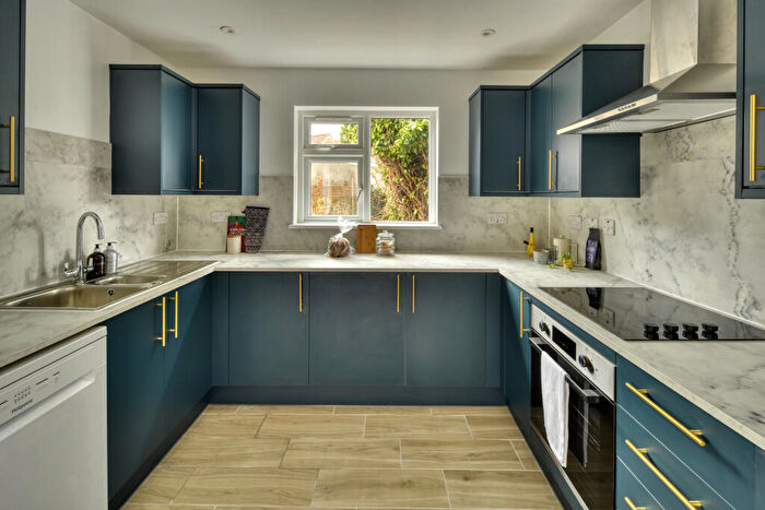 5 Bedroom House To Rent In Downend Road, Kingswood, South West, BS15