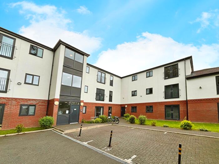 2 Bedroom Flat To Rent In Hampton Crescent, Long Close Lane, Leeds, LS9