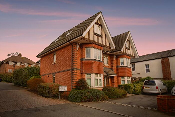 1 Bedroom Apartment For Sale In Templeside Gardens, High Wycombe, HP12