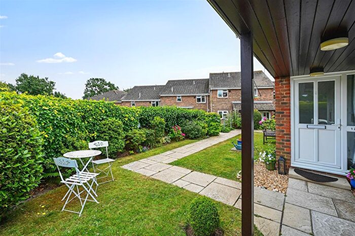 2 Bedroom Flat For Sale In Osbern Close, Bexhill-On-Sea, TN39