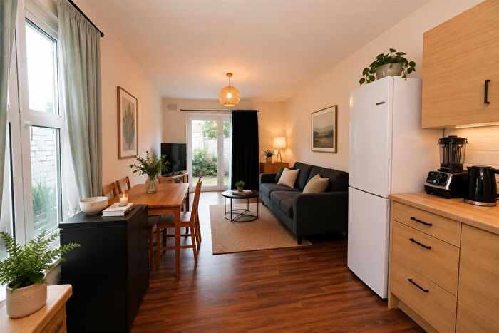 2 Bedroom Flat To Rent In Howard Terrace, Adamsdown, CF24