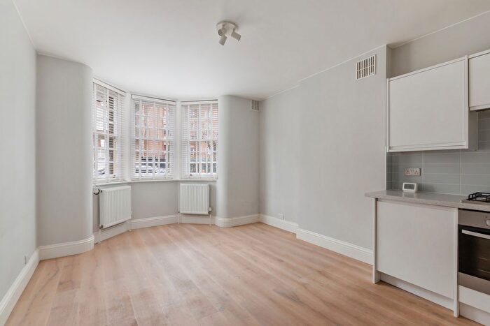 1 Bedroom Flat To Rent In Portland Street, Walworth Village, London, SE17