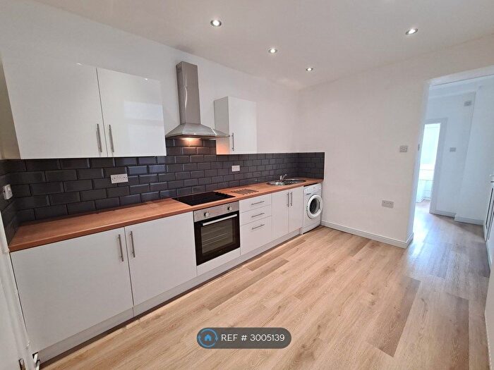 1 Bedroom Flat To Rent In St. Helens Road, Swansea, SA1