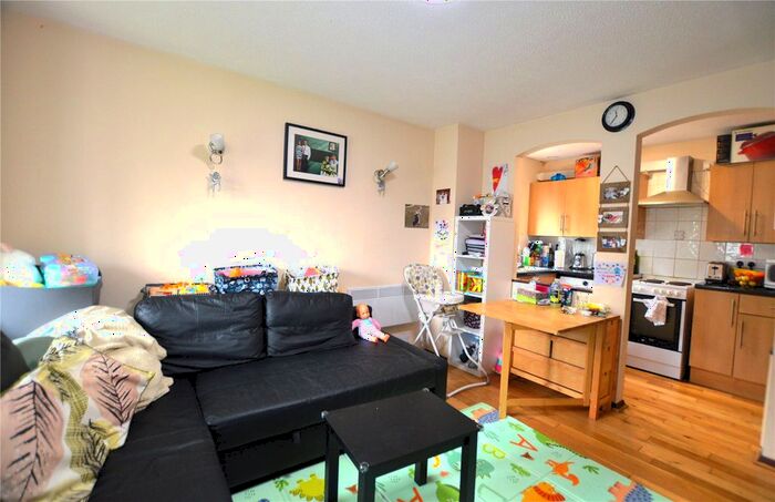 1 Bedroom Detached House To Rent In Gilpin Close, Mitcham, Merton, CR4