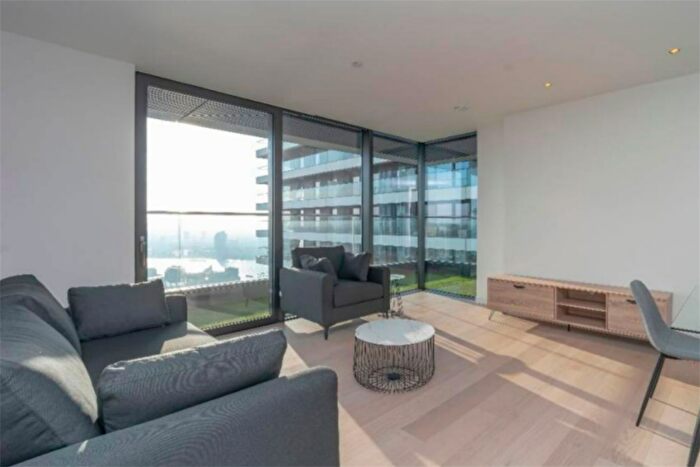 2 Bedroom Apartment To Rent In The Wardian, Canary Wharf, E14