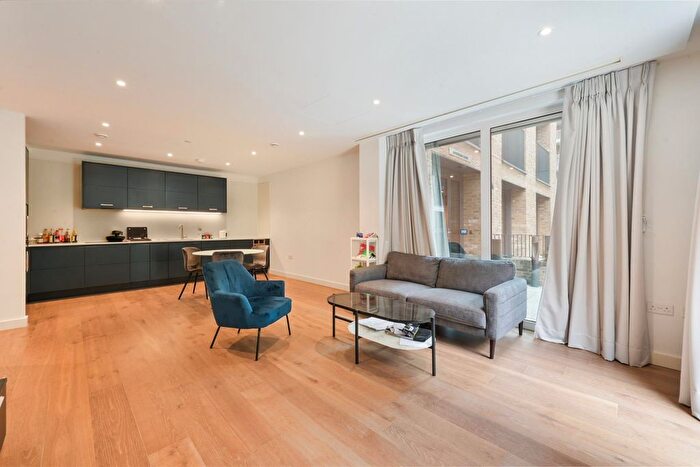 2 Bedroom Flat To Rent In Sovereign Court, Jubilee Walk, London, WC1X