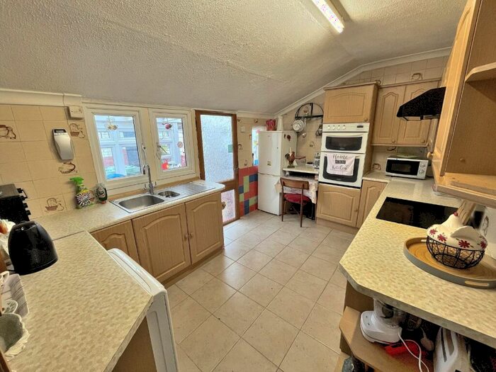 3 Bedroom Detached Bungalow For Sale In New Roman Bank, Terrington St