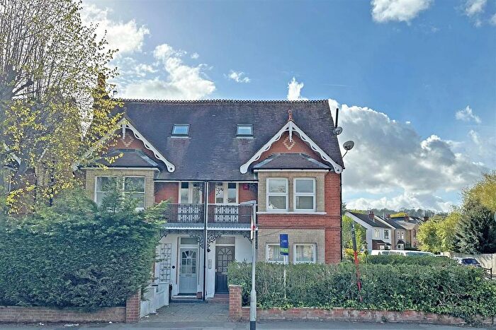 1 Bedroom Flat For Sale In London Road, Redhill, RH1