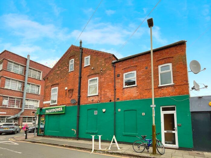 3 Bedroom Flat To Rent In Nottingham Road, Leicester, LE5
