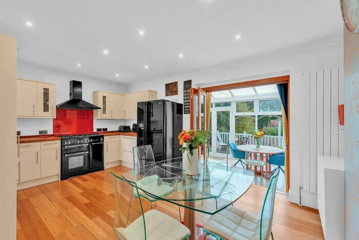 3 Bedroom Semi-Detached House To Rent In Sandringham Road, Bromley, BR1