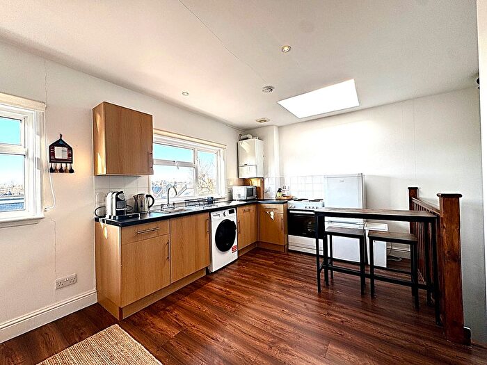 1 Bedroom Flat To Rent In Allison Road, Acton, W3