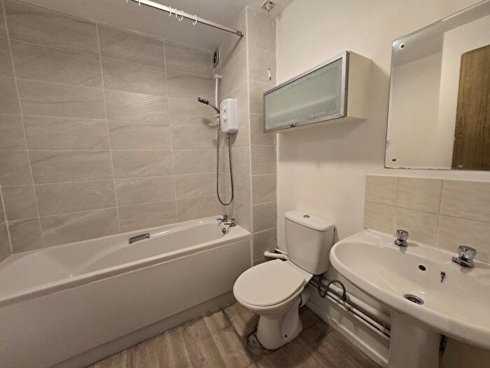 1 Bedroom Flat To Rent In Swaythling Close, Edmonton, N18