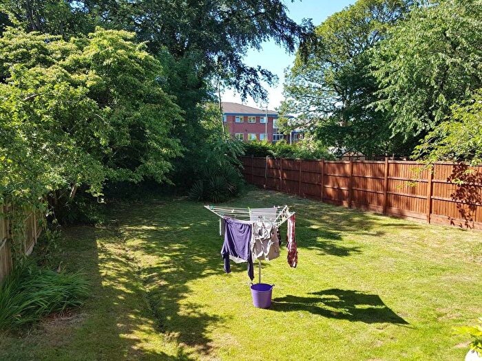 1 Bedroom Flat To Rent In Moorfield Road, Manchester, M20