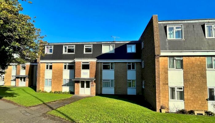 2 Bedroom Flat To Rent In Hamworthy, BH15