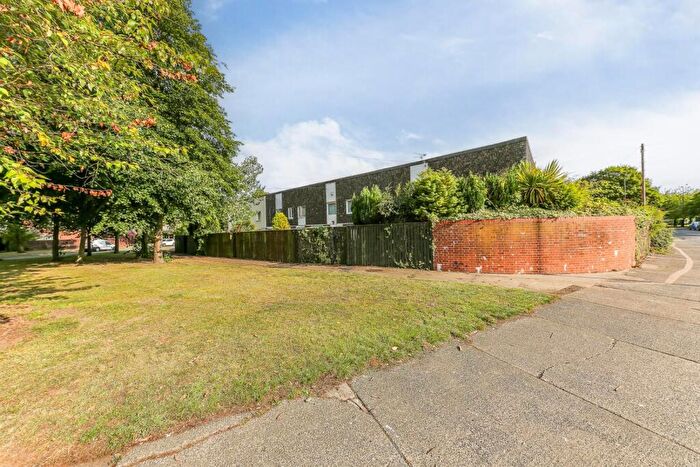 4 Bedroom Terraced House For Sale In Rowanberry Road, Longbenton, NE12