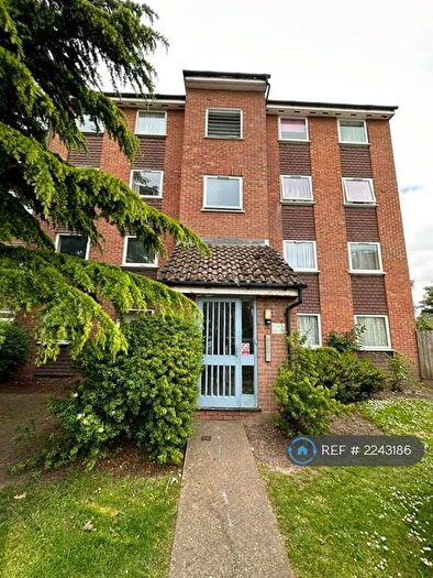 2 Bedroom Flat To Rent In Gurney Close, Barking, IG11